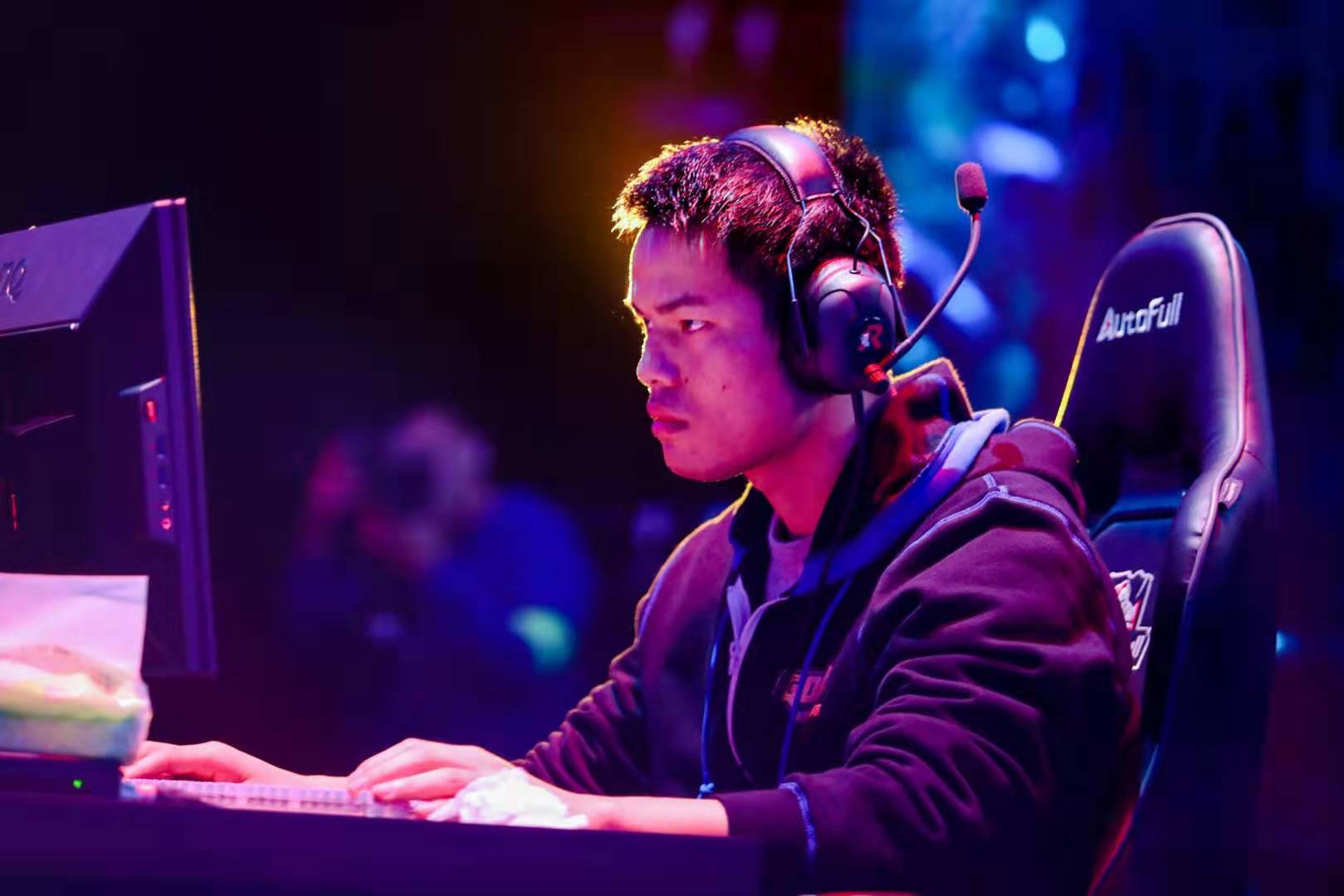 场精彩纷呈 场精彩纷呈